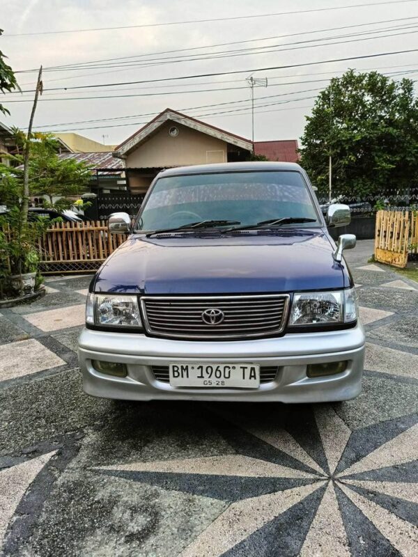 Mobil Kijang Krista 2002 Manual Bensin Bekas Pekanbaru