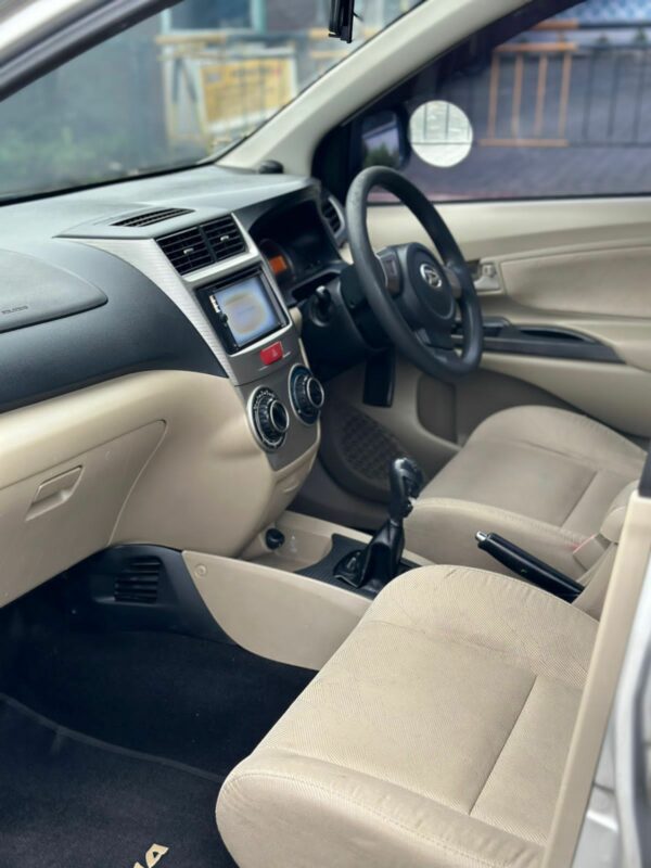 Mobil Xenia R Sporty 2013 Manual Pekanbaru