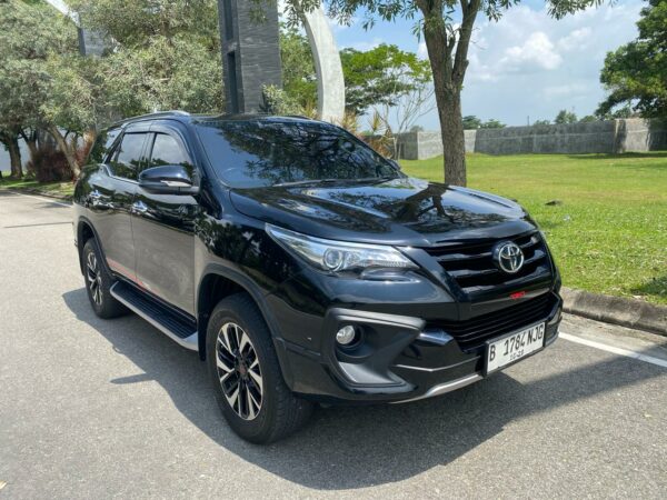 Mobil Fortuner VRZ TRD 2018 Matic Pekanbaru