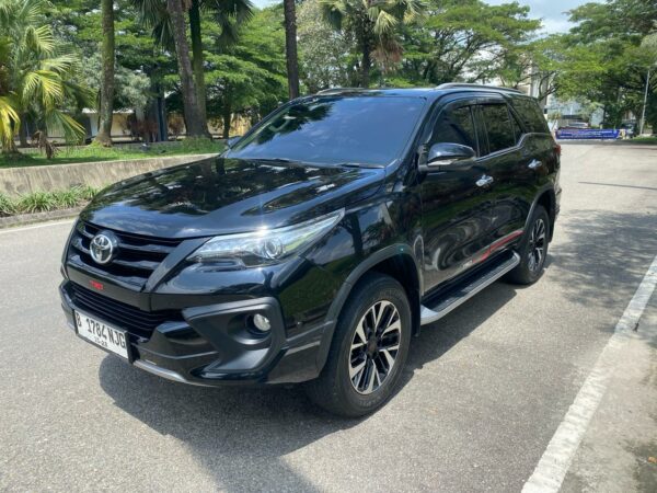 Mobil Fortuner VRZ TRD 2018 Matic Pekanbaru