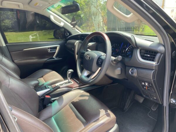 Mobil Fortuner VRZ TRD 2018 Matic Pekanbaru