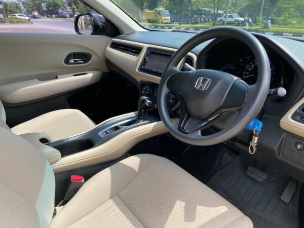 Mobil Honda HRV 1.5 S 2015 Matic Bekas Pekanbaru