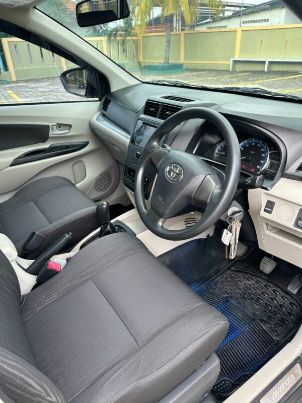 Mobil Toyota Avanza E 2020 Manual Bekas Pekanbaru