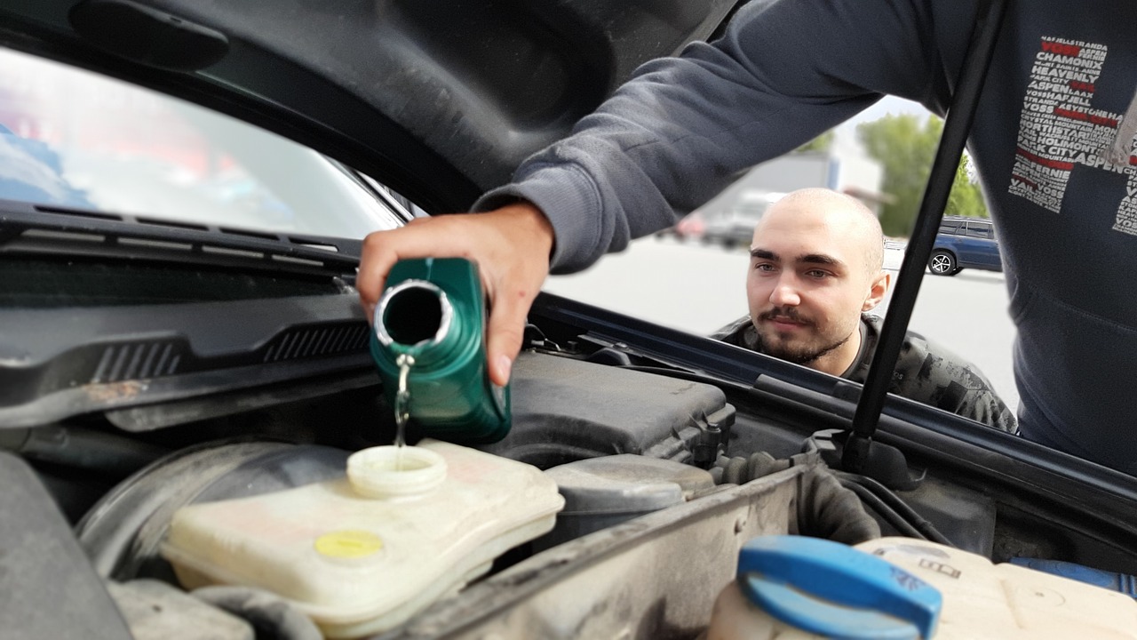 Kapan Waktu yang Tepat untuk Mengganti Oli Gardan Mobil