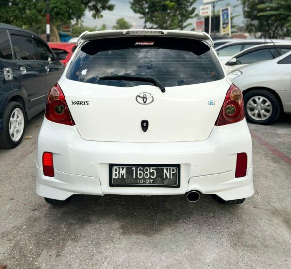 Mobil Yrais E 2012 Manual Bekas Pekanbaru