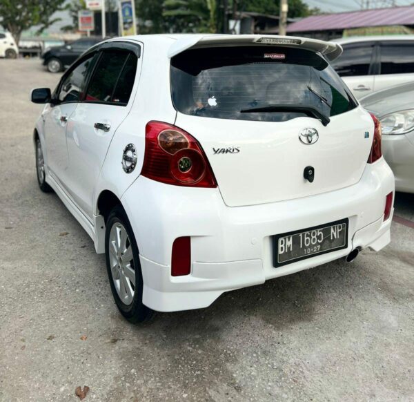 Mobil Yrais E 2012 Manual Bekas Pekanbaru