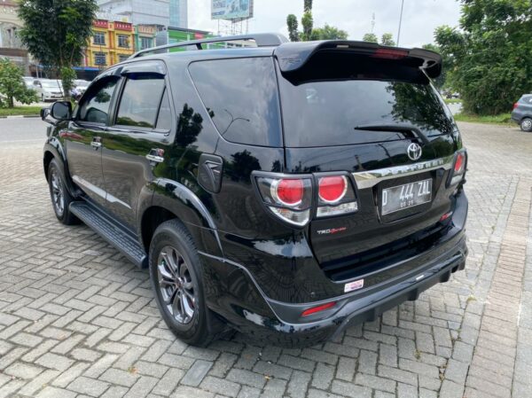 Mobil Fortuner VNT TRD 2014 Matic Diesel Bekas Pekanbaru