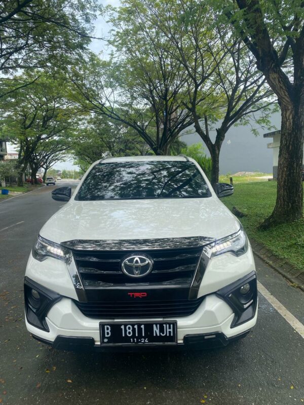 Mobil Fortuner VRZ 2019 Kick Sensor Bekas Pekanbaru