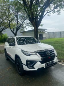 Mobil Fortuner VRZ 2019 Kick Sensor Bekas Pekanbaru