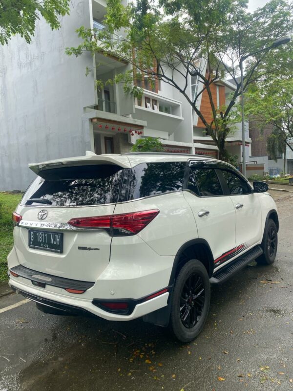 Mobil Fortuner VRZ 2019 Kick Sensor Bekas Pekanbaru