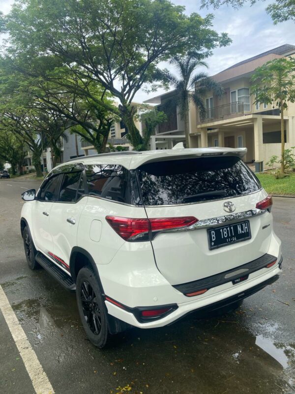 Mobil Fortuner VRZ 2019 Kick Sensor Bekas Pekanbaru