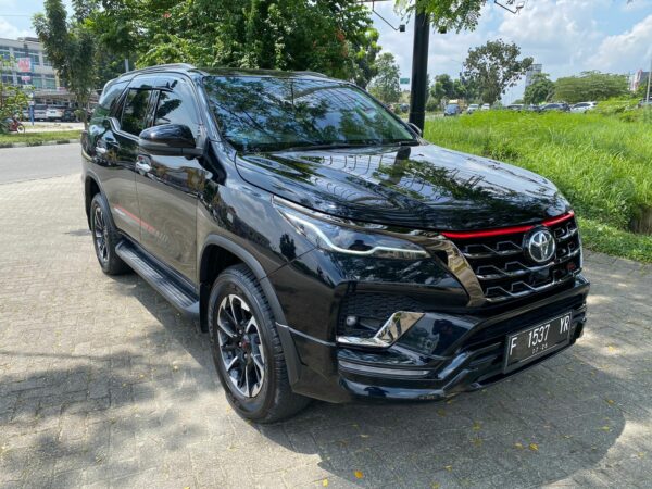 Mobil Fortuner VRZ TRD 2021 Metik Bekas Pekanbaru