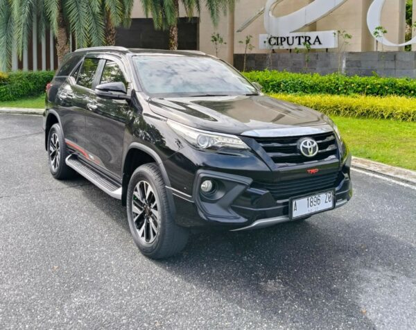 Mobil Fortuner VRZ TRD 2017 Metik Bekas Pekanbaru