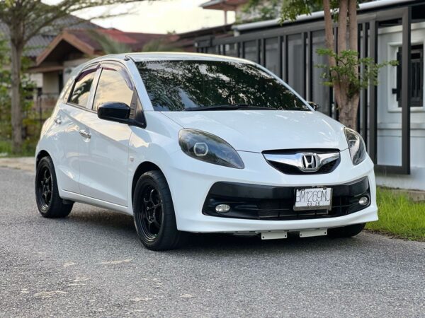 Mobil Brio E 2015 Manual Bekas Pekanbaru