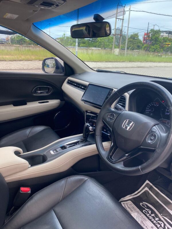 Honda HRV Prestige 2016 Matic - Image 8